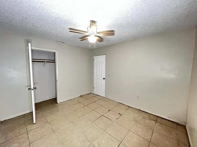 1087 Old South Dr — Photo 7