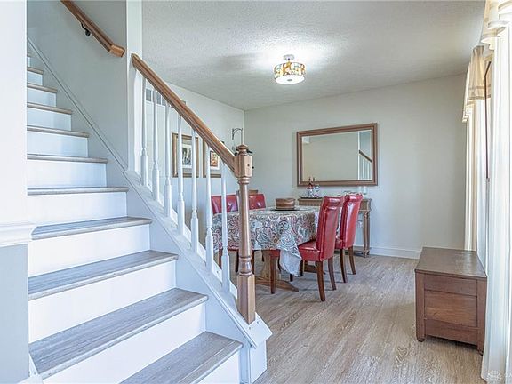 5th image of 1301 Hollowcreek Dr