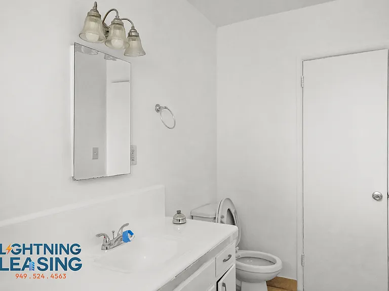 12805 Vanowen St #1 — Photo 7