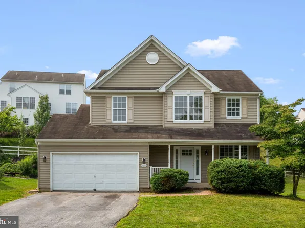 708 Meadowbrook Dr, Coatesville, PA 19320