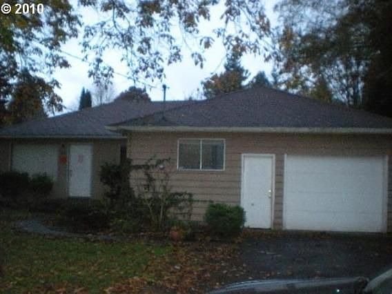 1st image of 3448 SE Floss St