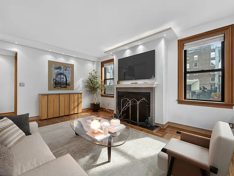 150 W 58th St #11B — Photo 4