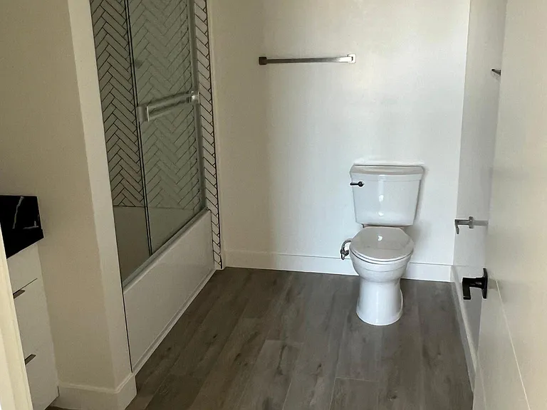 6120 Woodman Ave #102 — Photo 10