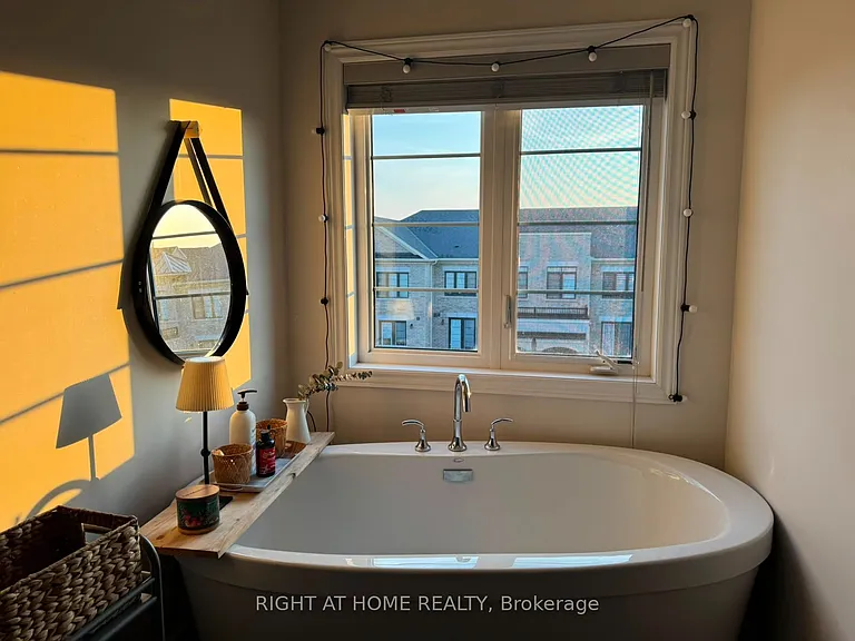 31 Edward Horton Cres — Photo 18