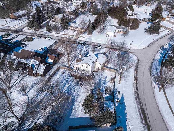 4th image of 5093 Woodlake Dr