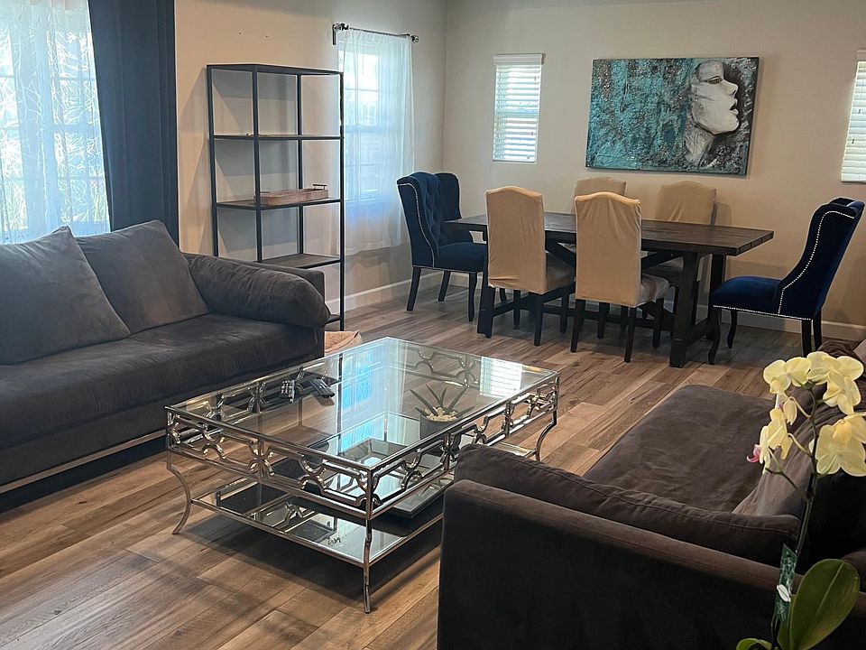 2nd image of 236 W Tujunga Ave