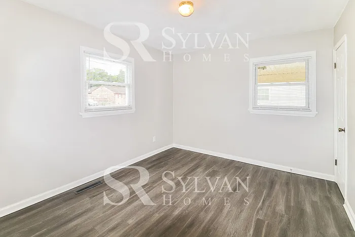 521 Weaver Cir — Photo 12