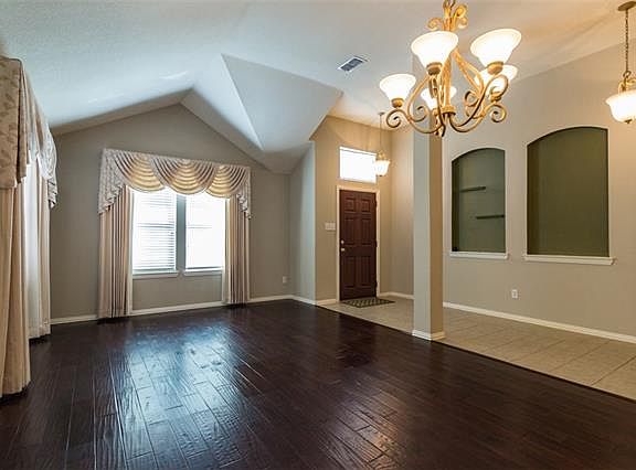 4th image of 521 Crystal Falls Dr
