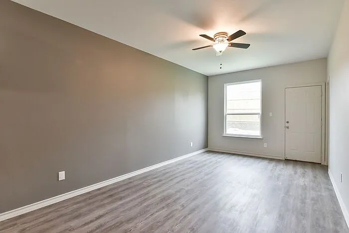 8001 Marydean Ave — Photo 7