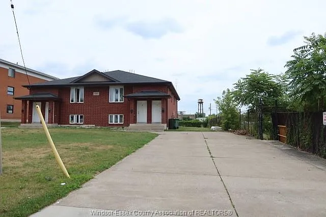 680 Cameron Ave #4 — Photo 2