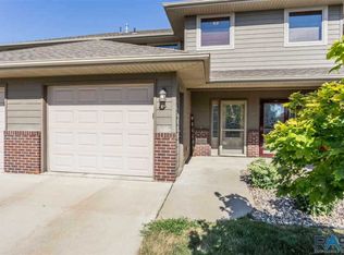2010 S Barret Pl, Sioux Falls, SD 57106