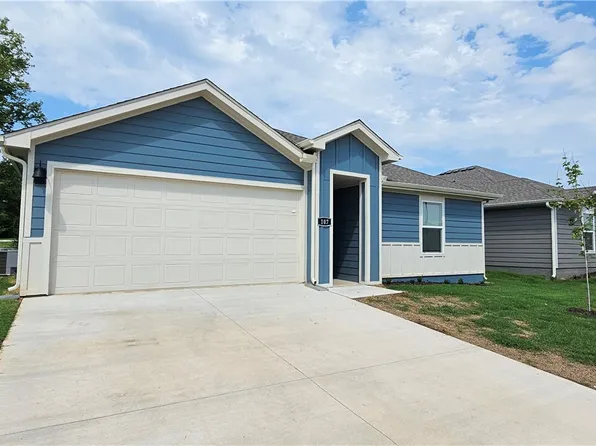 107 NW Pinwheel St, Gentry, AR 72734