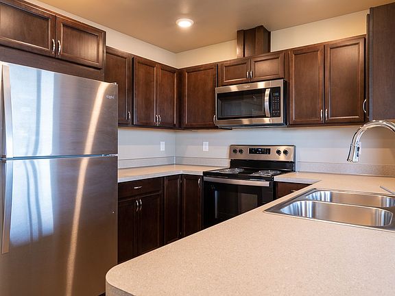 5th image of 519 N Forest St #101