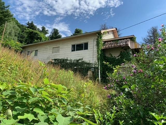 2nd image of 318 Highland Ave