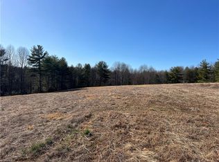 N Bridgewater Rd, Mount Airy, NC 27030