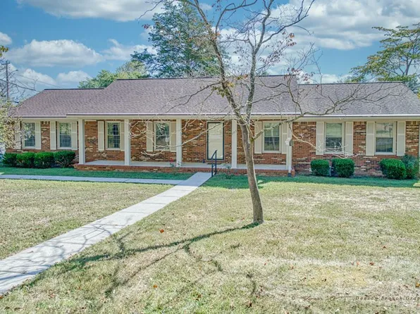 205 Capshaw Dr, Cookeville, TN 38501