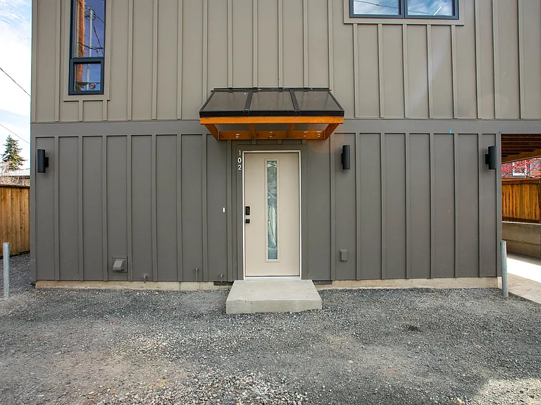 2517 Vallette St #101 — Photo 10