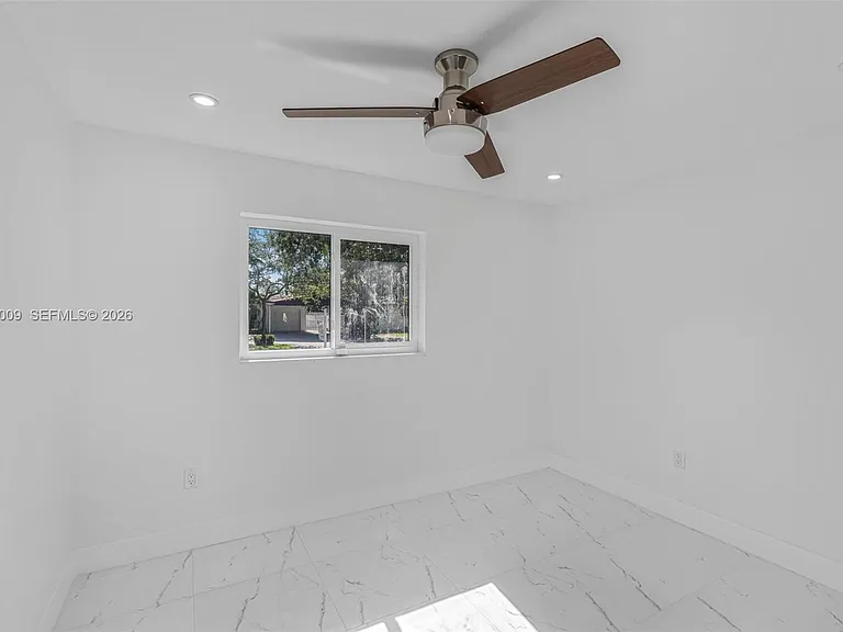 2901 SW 92nd Ave — Photo 14
