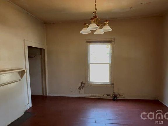 3rd image of 614 Saluda Rd