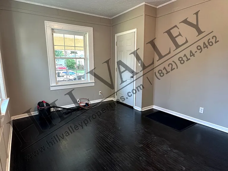 2325 S 8th St — Photo 4