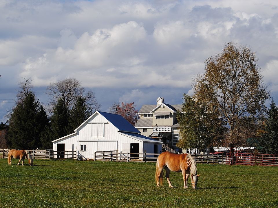 Farm near Lake Pymatuning