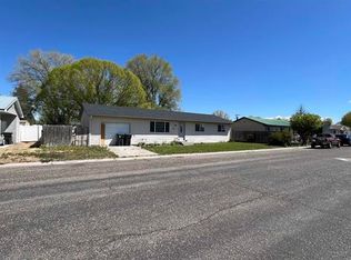 1944 17th St, Heyburn, ID 83336