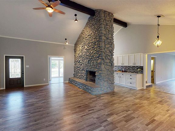2nd image of 406 Cypress Bend Dr