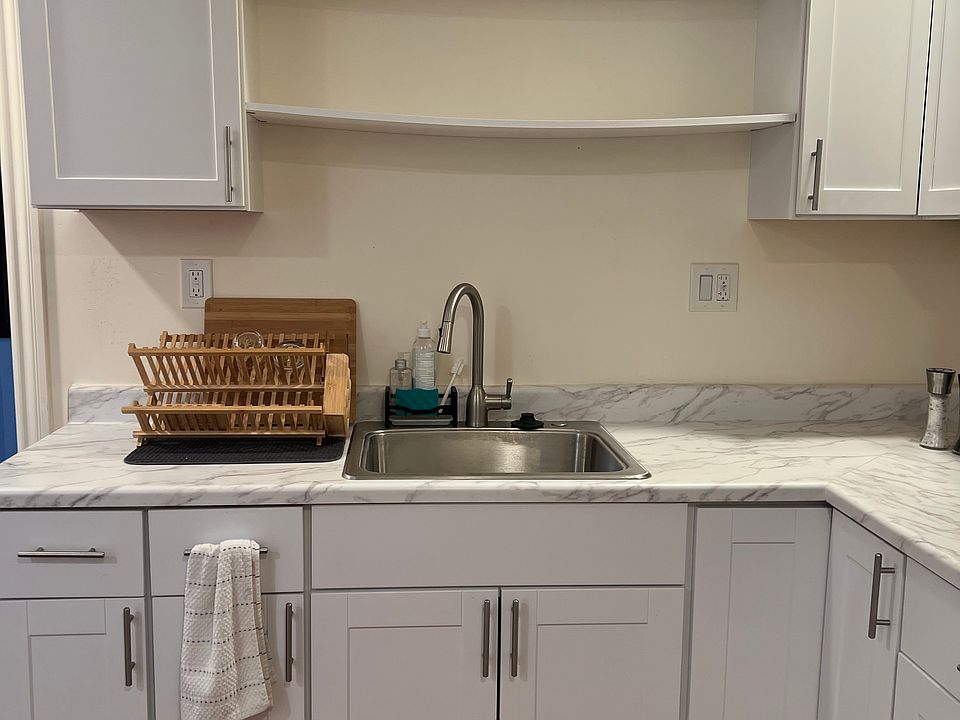 Well equipped kitchen. Note there is a hotplate but no stand alone stove.