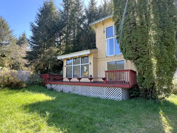 321 Jd Ln, Reedsport, OR 97467