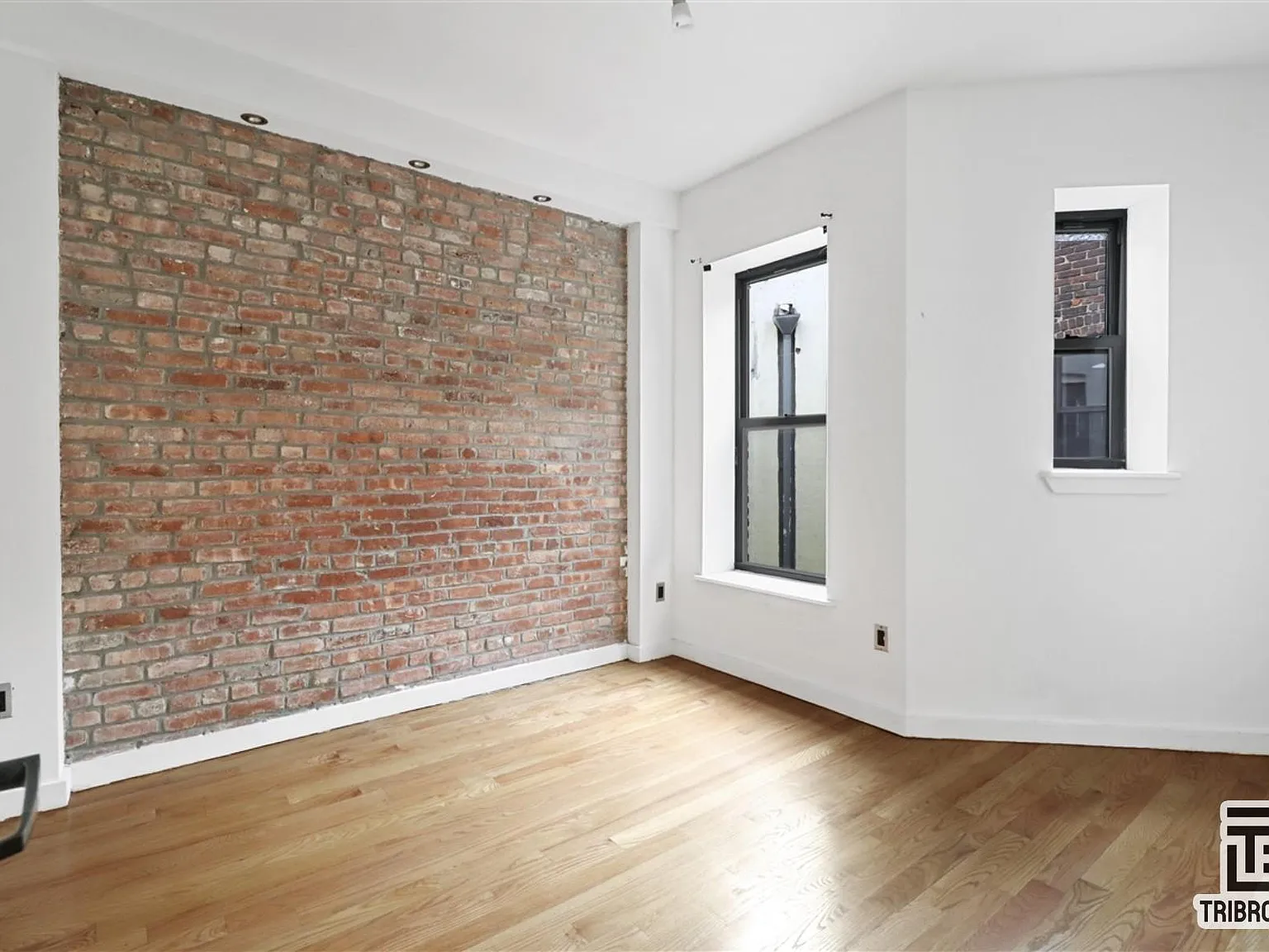 105 Carlton Avenue — Photo 3