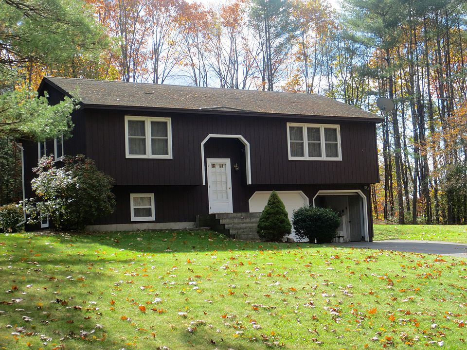 houseHouse on 3/4 acre