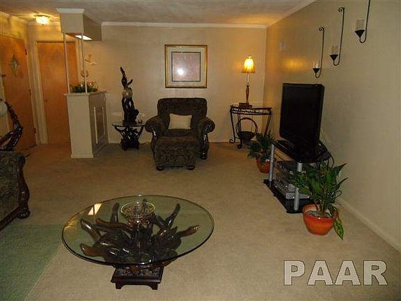 4th image of 608 W Westwood Dr