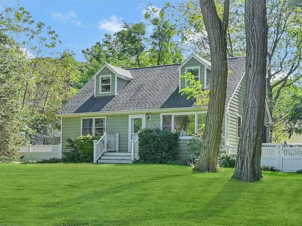 5 Berry Lane, Wading River, NY 11792