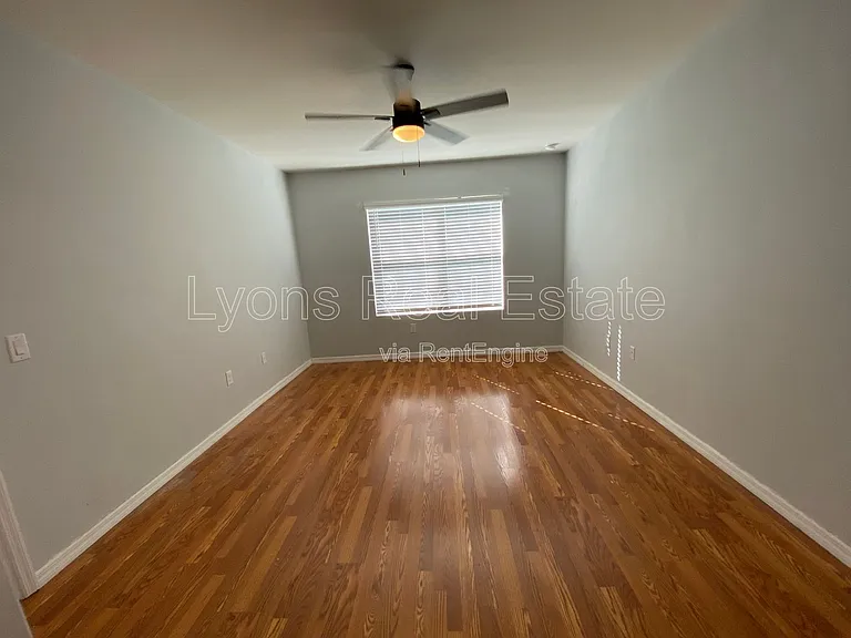 3425 Cancun Ct — Photo 23