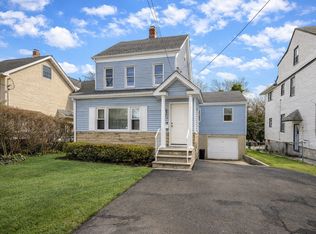 14 Deane Pl, Larchmont, NY 10538