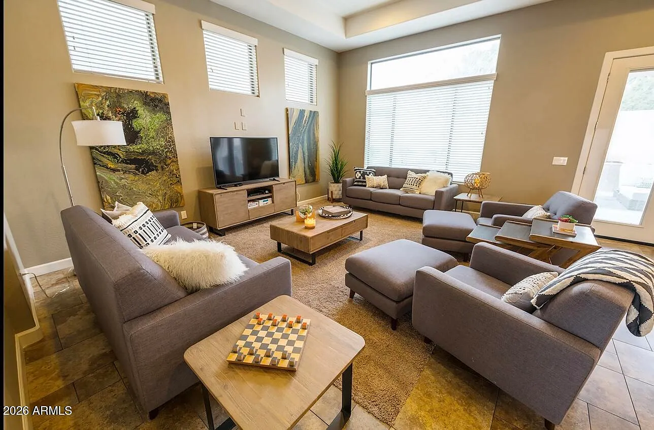 5 bed, 4.5 bath, 3433 sqft, $6,000 — Photo 4