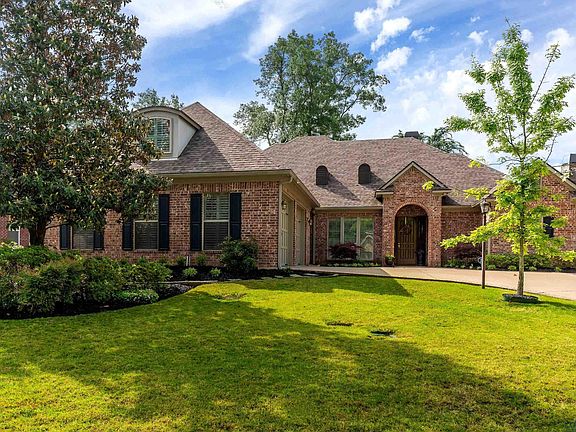 2nd image of 1004 Riverwood Dr