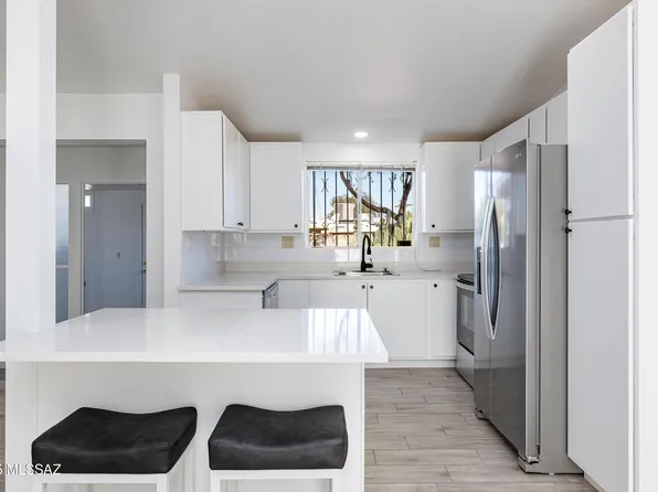 6909 E Oberlin Dr, Tucson, AZ 85710