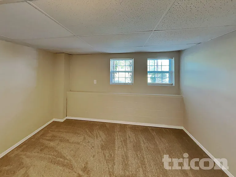 37 Abbotsford Dr — Photo 13