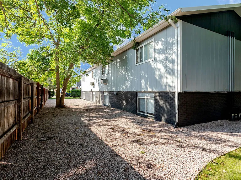 2925 Somerville Dr #1 — Photo 18