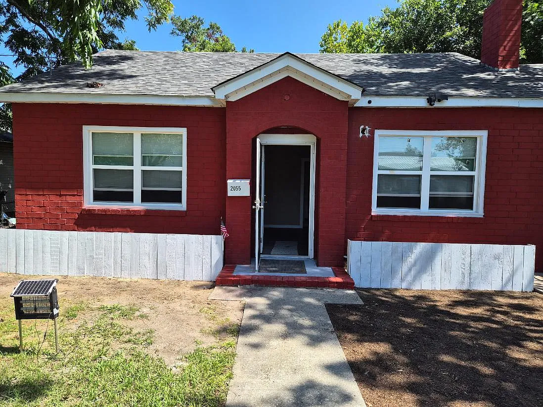 3 bed, 1278 sqft, $1,400 — Photo 2