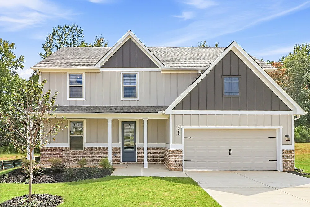 5 bed, 2.5 bath, 2623 sqft, $2,495 — Photo 1