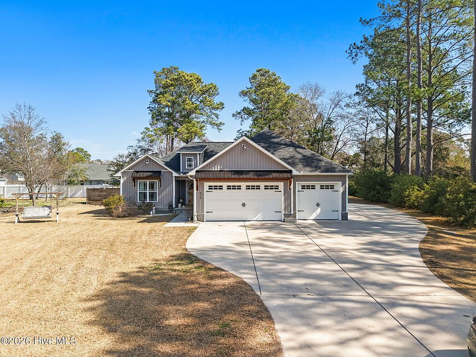 1st image of 830 Village Point Road SW