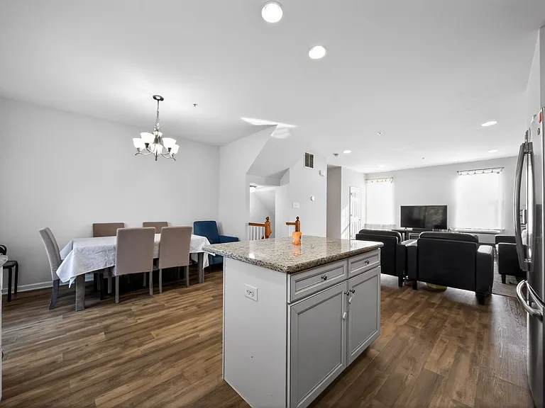 11 Faraday Ct — Photo 3
