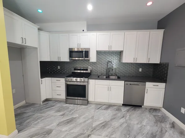 6827 Murietta Ave, Van Nuys, CA 91405