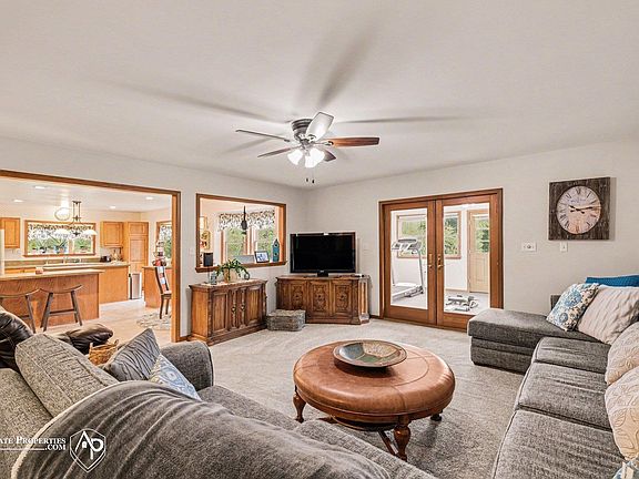 3rd image of 12301 S New Lothrop Rd