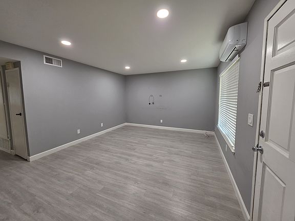 3rd image of 1430 1st St