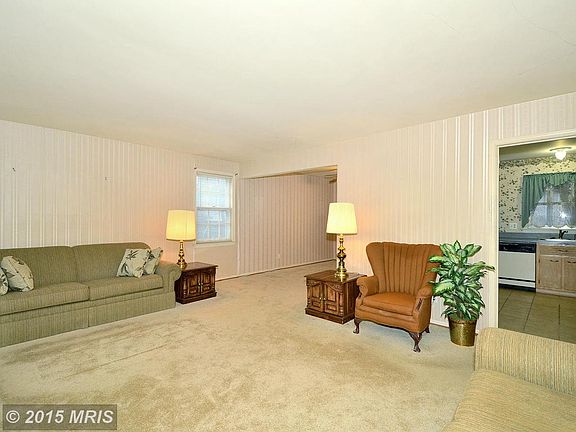 4th image of 644 Blossom Dr