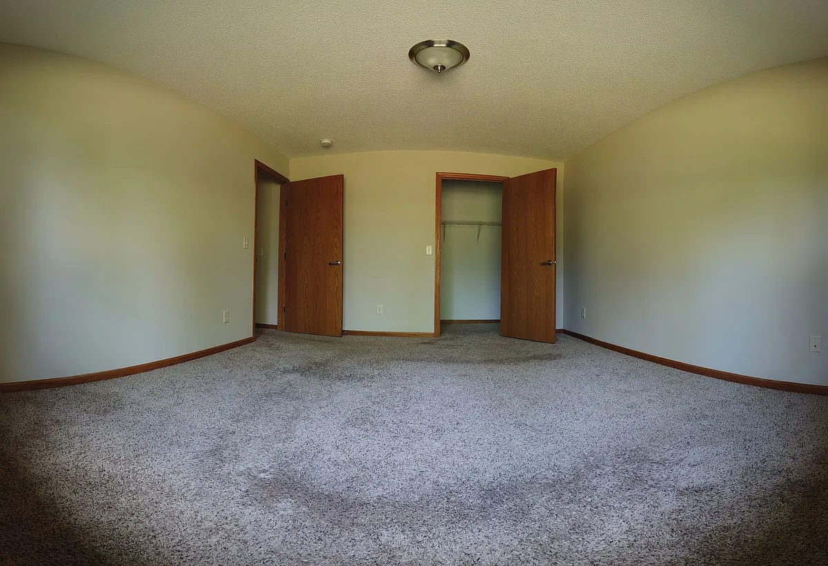 Building Photo - 1582B Gunston Dr