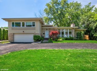702 Apple Tree Ln, Glencoe, IL 60022